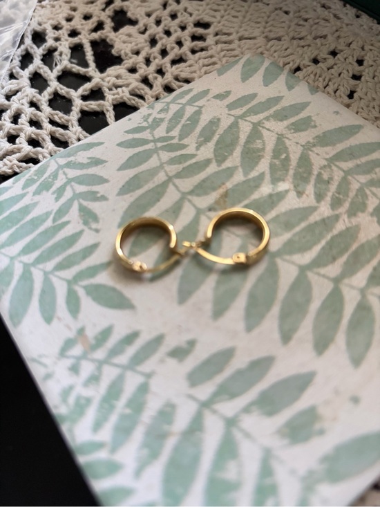 Jewelry - 14 kt Gold Hoop Hinge Earrings - Classic Everyday Hoops